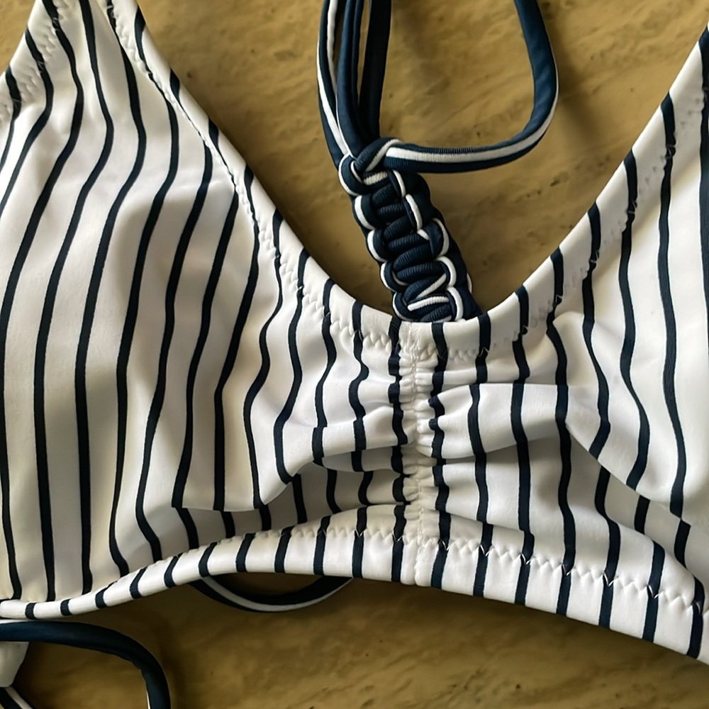 Cupshe two piece size L - Picture 8 of 9